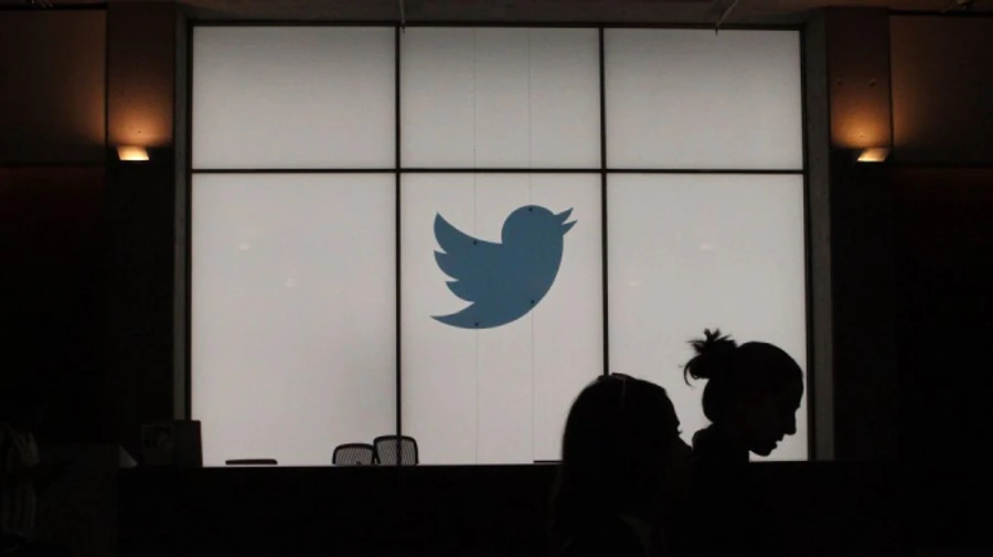 Twitter ошибочно заблокировал страницы, распространявшие передвижение войск РФ