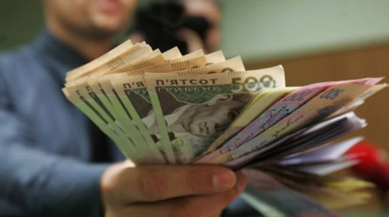 Людей вынуждают возвращать субсидии. Что происходит и как не потерять десятки тысяч гривень