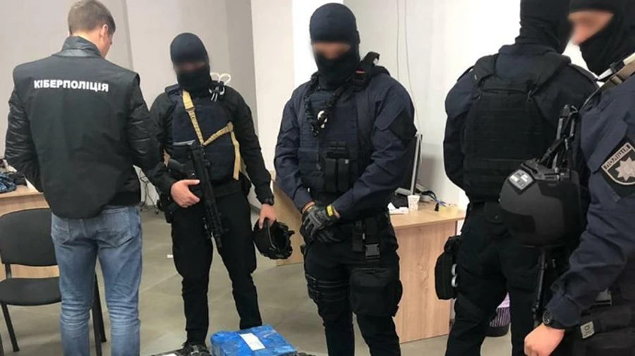 Українські кібер-шахраї поцупили в росіян 3 мільйони