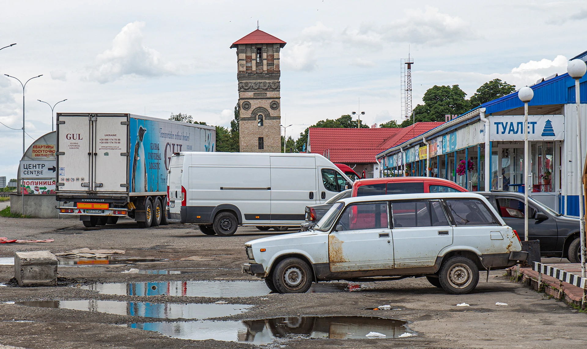 Стрітфуд по-пирятинськи та Королева бензоколонки. Чим живе столиця біляшів