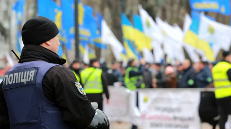 Полиция усилила охрану правительственного квартала из-за акции под Кабмином