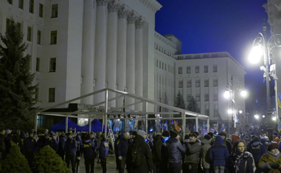 Участники акции под ОП будут дежурить до вечера понедельника или бессрочно