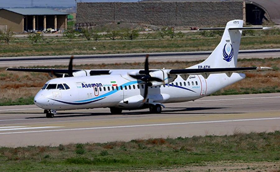 В Иране разбился пассажирский самолет, 66 погибших