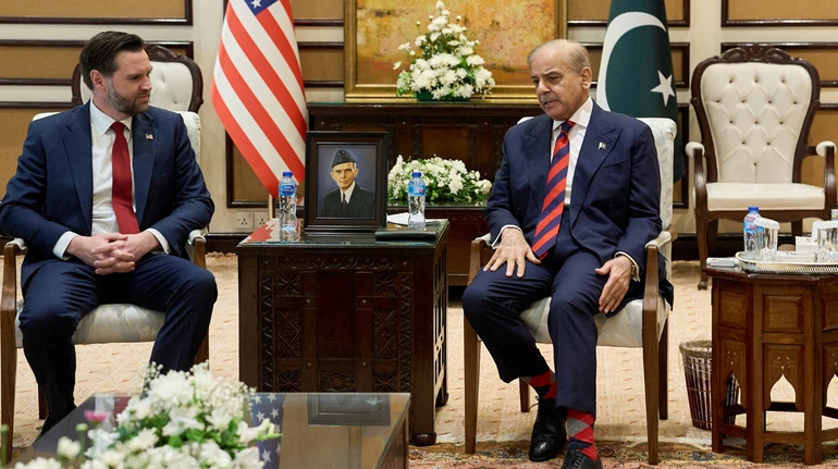 Атмосфера позитивна: США та Іран завершили переговори у Пакистані – ЗМІ