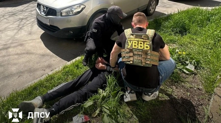 Тінейджер обіцяв клієнтам перевезення до кордону і непомітний перехід до Молдови
