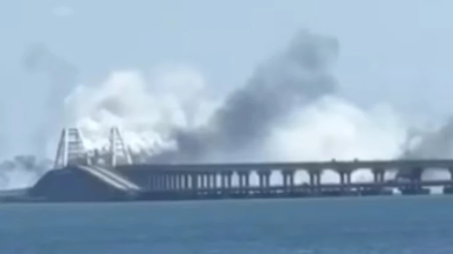 Russians shut road across Crimean Bridge again