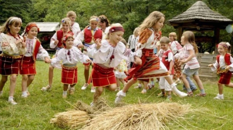 Тысячелетняя история, магический смысл и триумф на Евровидении: все что нужно знать об украинских песнях-веснушках