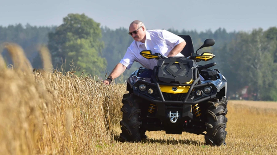 Lukashenko announces mobilisation for gathering harvest