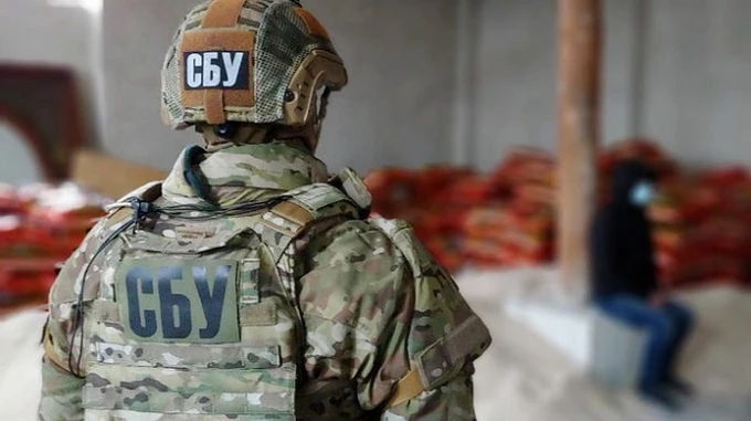 СБУ затримала зрадника, який за гроші знищив боєприпаси ЗСУ