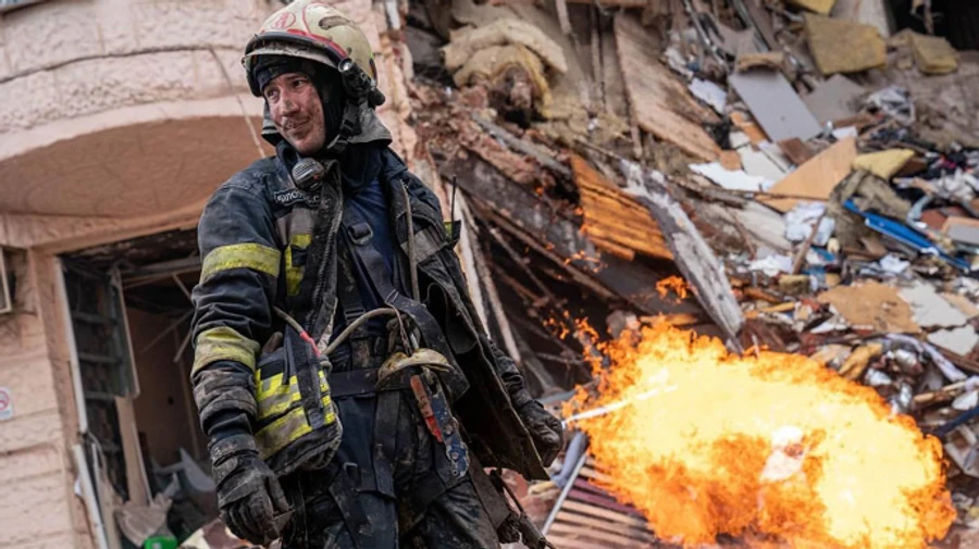 Fire and explosions near Kyiv: residents should keep their windows shut