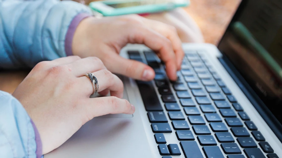 Глава області: Забудьте кнопку репост – лише своя інформація