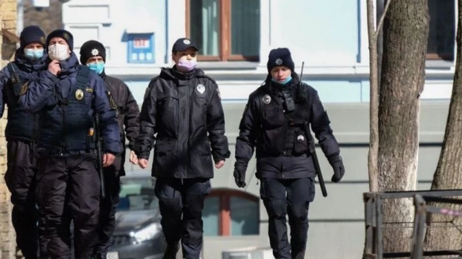 За власть Черкасс взялась полиция из-за преждевременного выхода из карантина