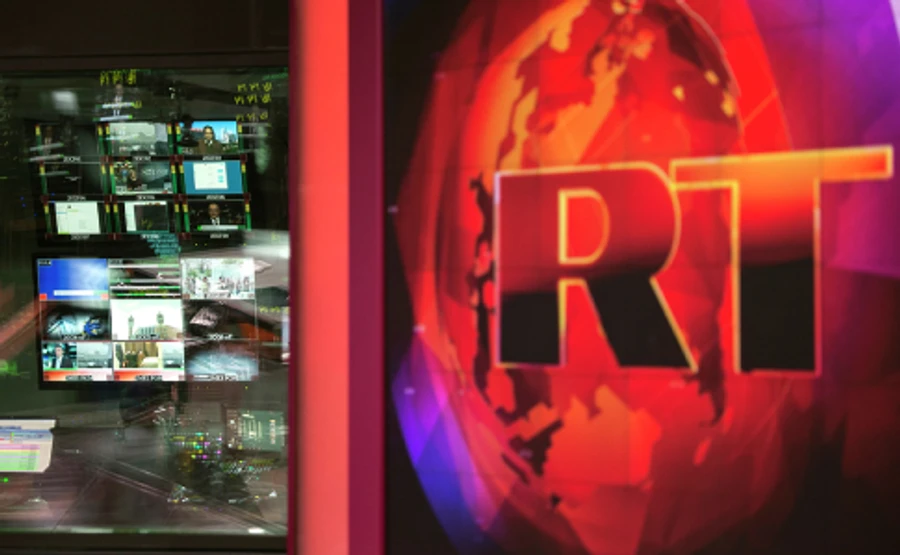 Російський пропагандист RT накручує мільйонні перегляди через порносайти