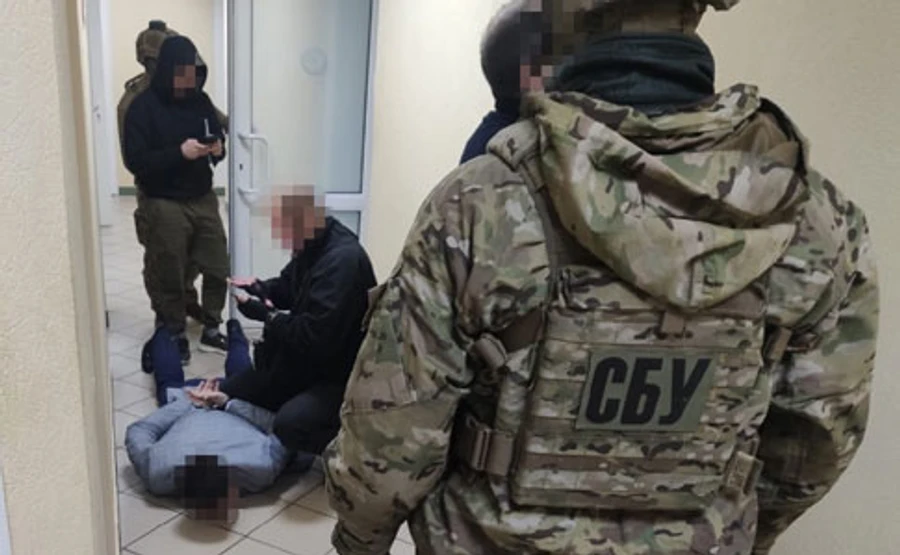 СБУ зловила митників-хабарників на Волині