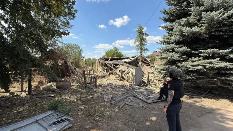 Russia strikes Kostiantynivka with Smerch rocket system, hitting houses and market, and injuring and killing people – photos