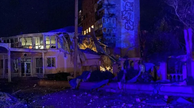 Russians hit hotel in Kramatorsk, Donetsk Oblast, overnight: foreign journalists injured – photos