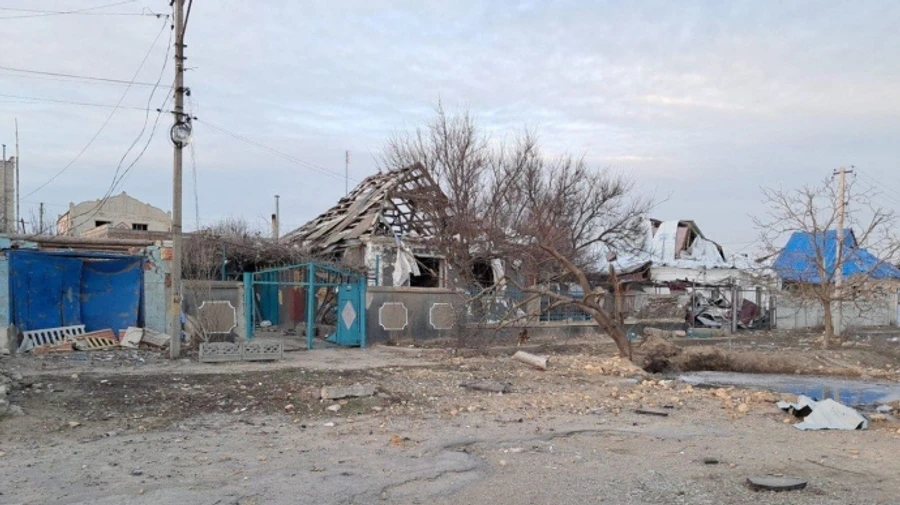 Russians damage critical infrastructure in Beryslav, injure elderly resident – photo