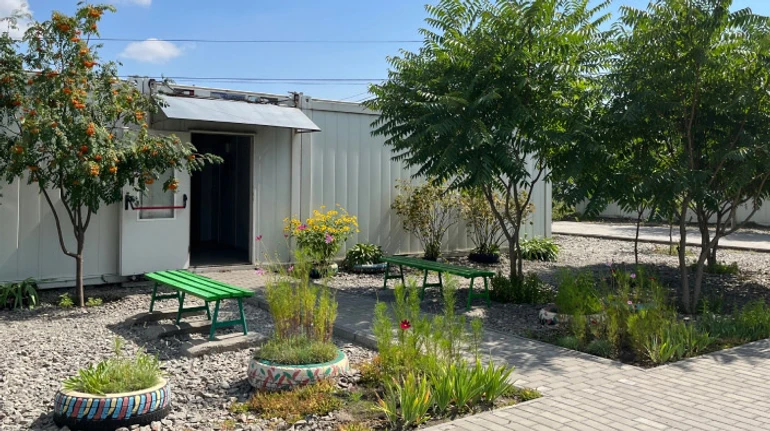 (Не)тимчасовий прихисток. Як транзитне містечко у Кам’янському стало домом