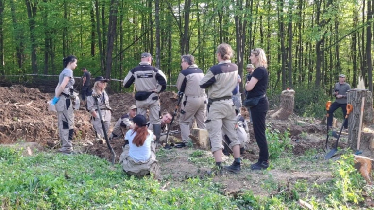 Ексгумація на Тернопільщині завершується: уже знайшли останки понад 30 людей – Мінкультури