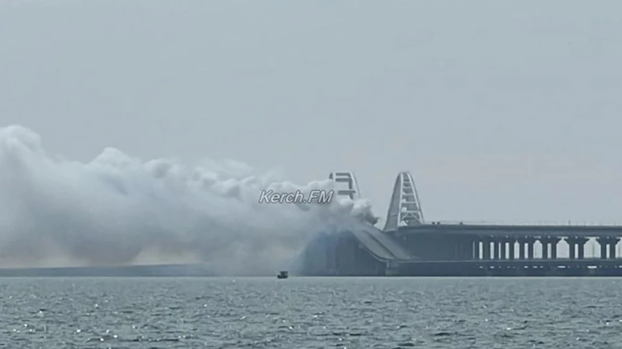 Smoke near Crimean Bridge: Russians say there are exercises