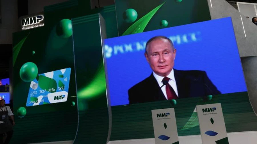 Putin considers entire Soviet Union to be historical Russian territory