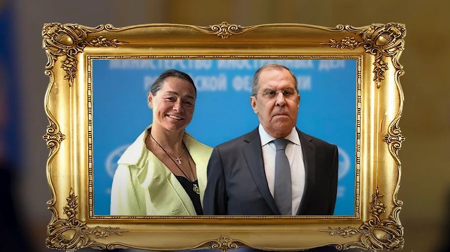 Лавров живе за рахунок олігарха і всюди катає коханку з її ріднею – розслідування