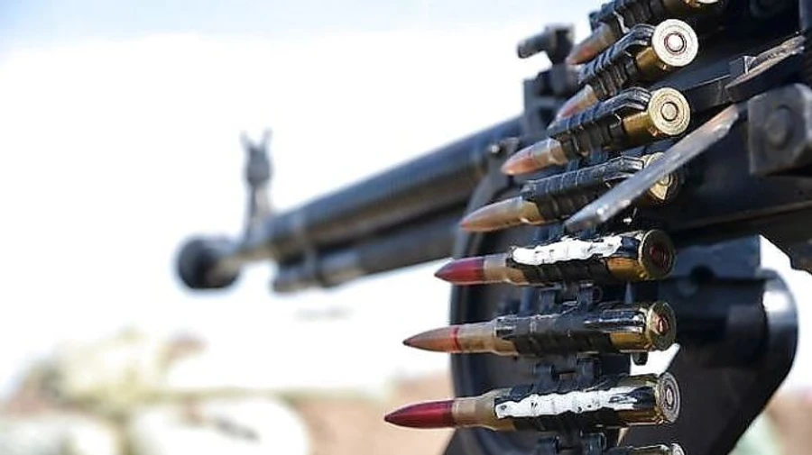 На Донбасі 4 обстріли за день, одного бійця поранили