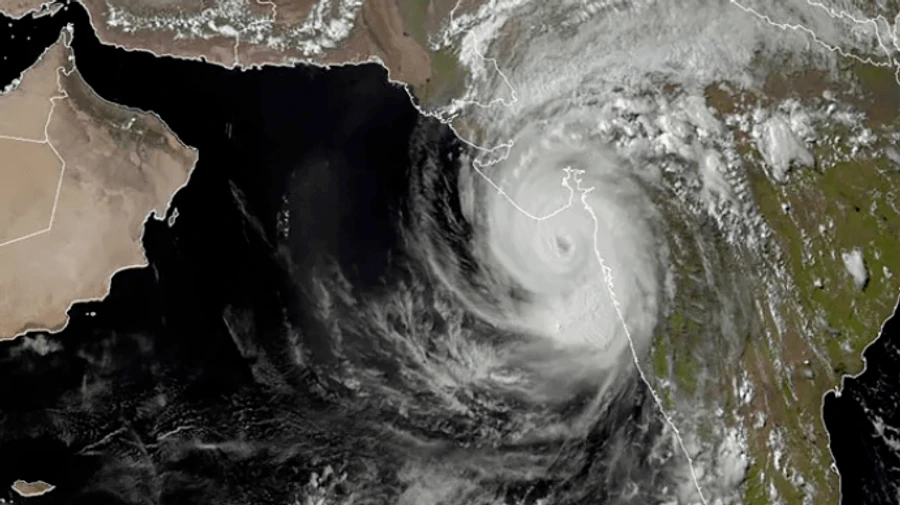 Індію накрив найпотужніший за 20 років циклон — 150 тисяч людей евакуювали