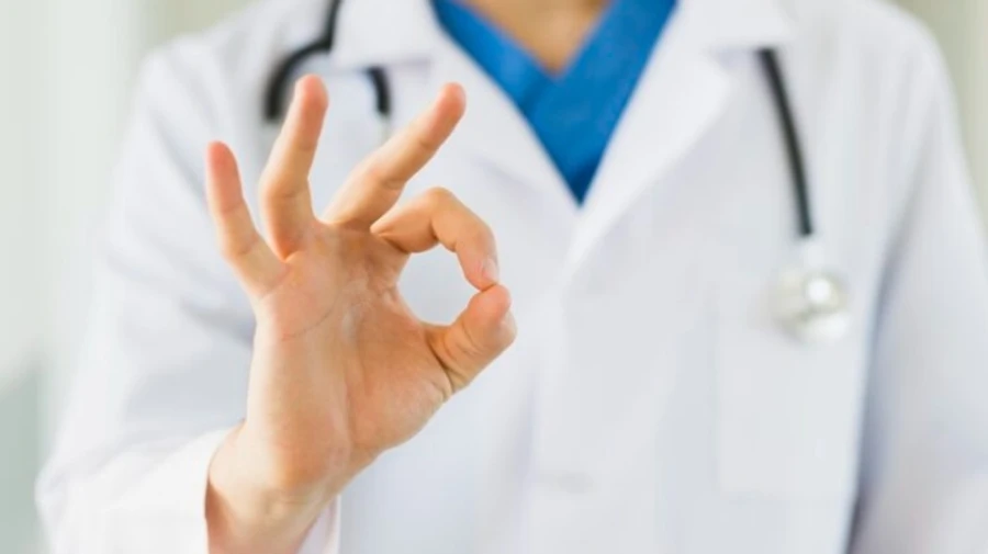 Українські лікарі вперше за 13 років пересадили кістковий мозок дорослому від родича