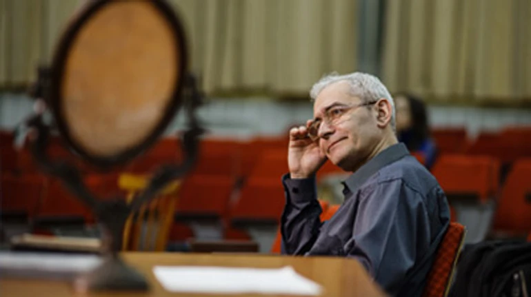 Как защитить себя от смерти того, во что веришь – режиссер Сергей Эненберг