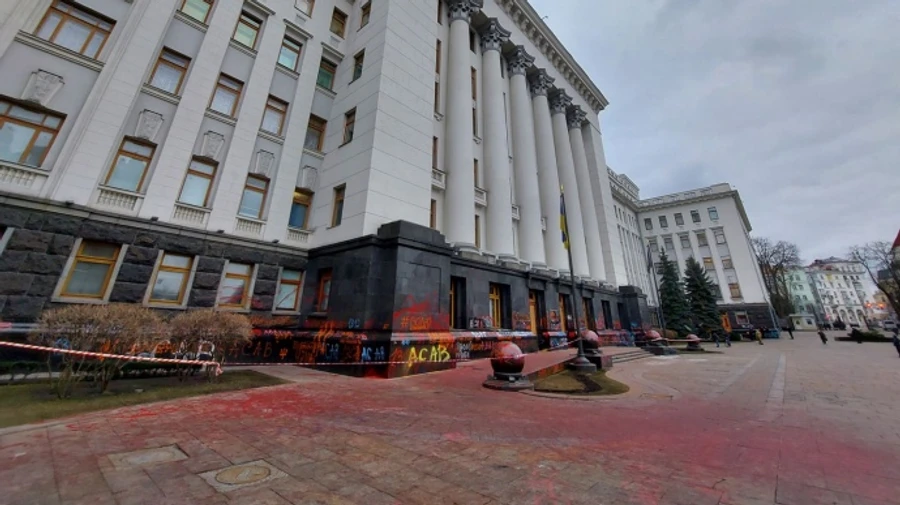 Стены сдачи не дают: Разумков о событиях на Банковой