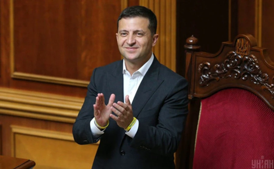 Зеленский успокаивал слуг народа, что досрочных выборов не будет