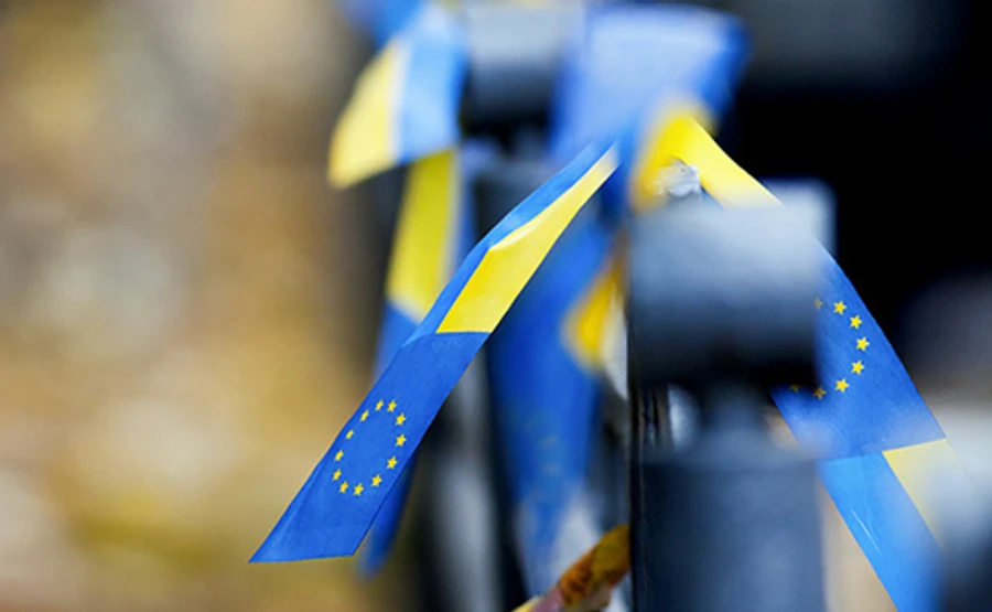 ЄС не каратиме українців за рішення КС, але на кону європейський шанс – МЗС