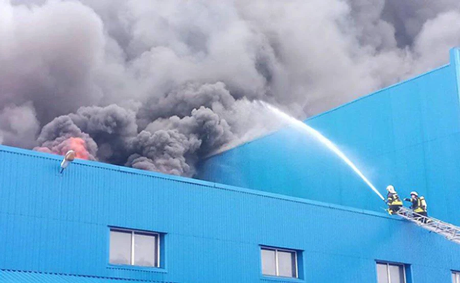 В Киеве горят 8 тысяч складских квадратов