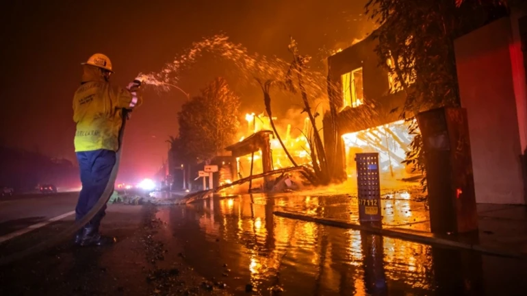 Zelenskyy proposes sending Ukrainian firefighters to combat California wildfires