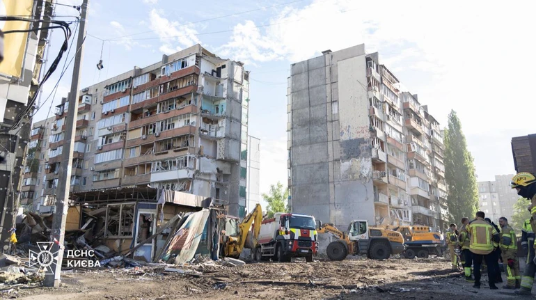 У Києві завершили пошукову операцію на місці російського удару: загинули 21 дорослий і 3 дітей