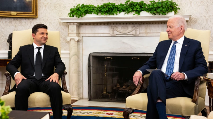 Зеленський обговорив з Байденом оборонну підтримку і посилення санкцій
