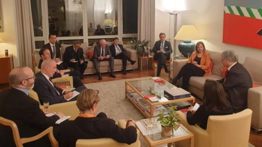 Посли G7 обговорили реформи з Порошенком