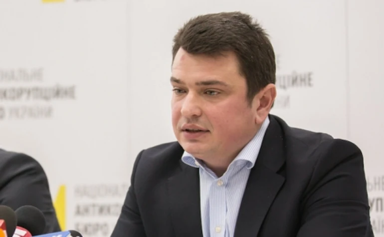 Демократія в Україні під серйозною загрозою та у чиїх руках буде доля керівника НАБУ