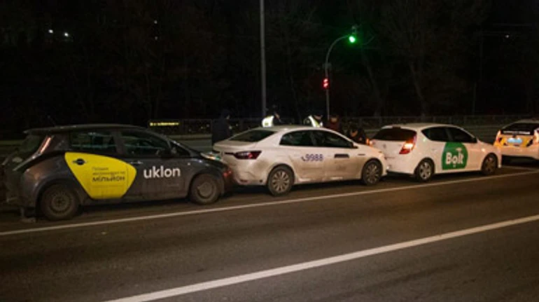 Поїздки з присмаком небезпеки: як служби таксі перевіряють водіїв