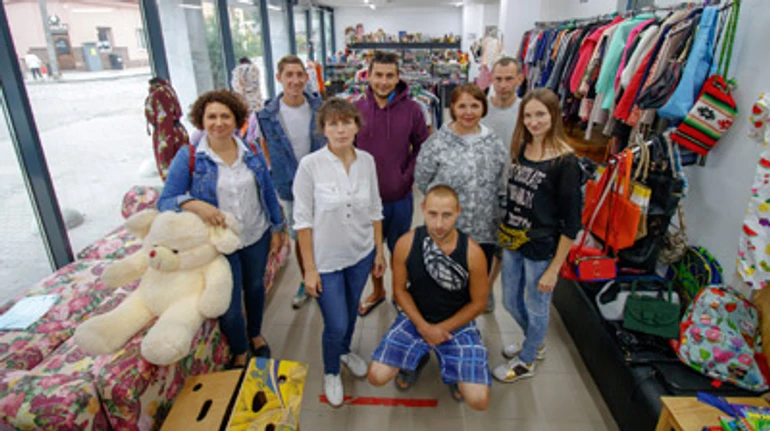 Залишайтеся вдома. Як знаходять дах над головою ті, у кого його немає