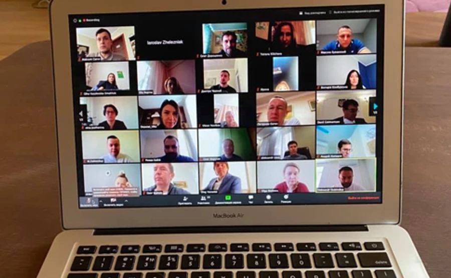 Комітет почав розглядати понад 16,5 тисяч правок до антиколомойського закону