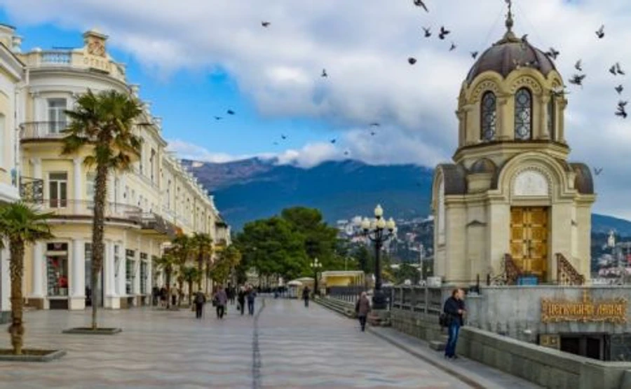 У Криму готуються до продовження карантину, на Керченському мосту виставлять блокпост