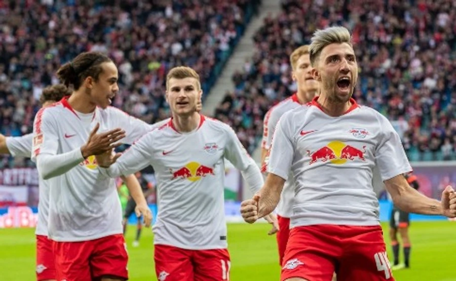 Стали известны первые четвертьфиналисты Лиги Чемпионов