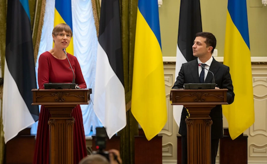 Выборы на Донбассе только после вывода войск – Зеленский