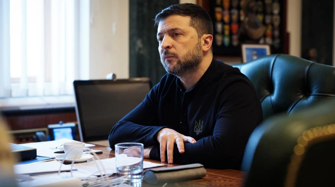 Зеленський припинив громадянство осіб із паспортом РФ. Серед них – мер Труханов