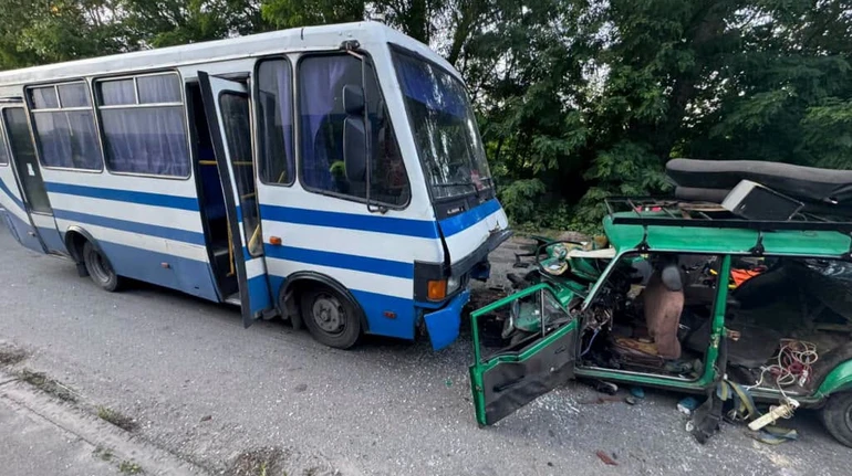 У Броварах внаслідок ДТП загинула 2-річна дитина, ще дев'ятеро людей травмовані – поліція