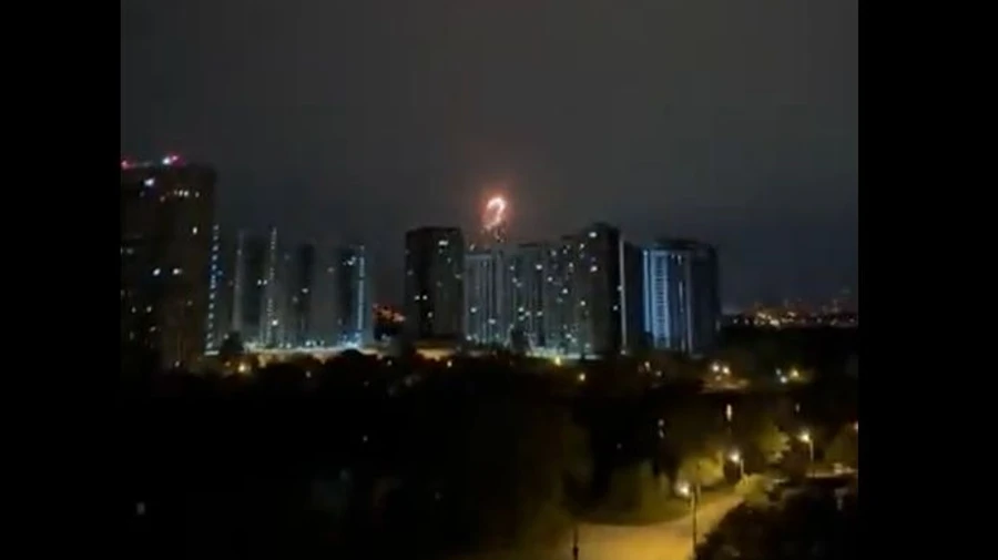 Міноборони показало відео полювання на Шахедів в нічному небі над Києвом