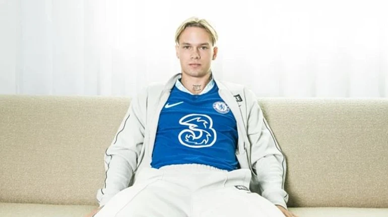 Мудрик перешел в Челси за рекордные для Украины деньги