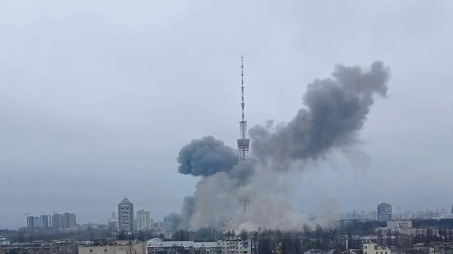 Russia strikes Kyiv TV tower